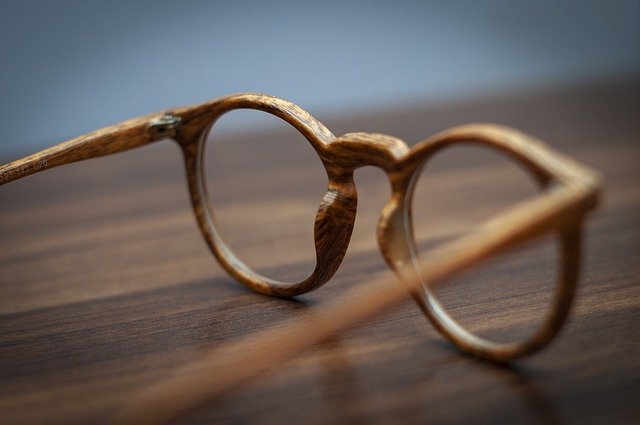 Comment faire plaisir à ses proches avec des lunettes en bois pour Noël ?
