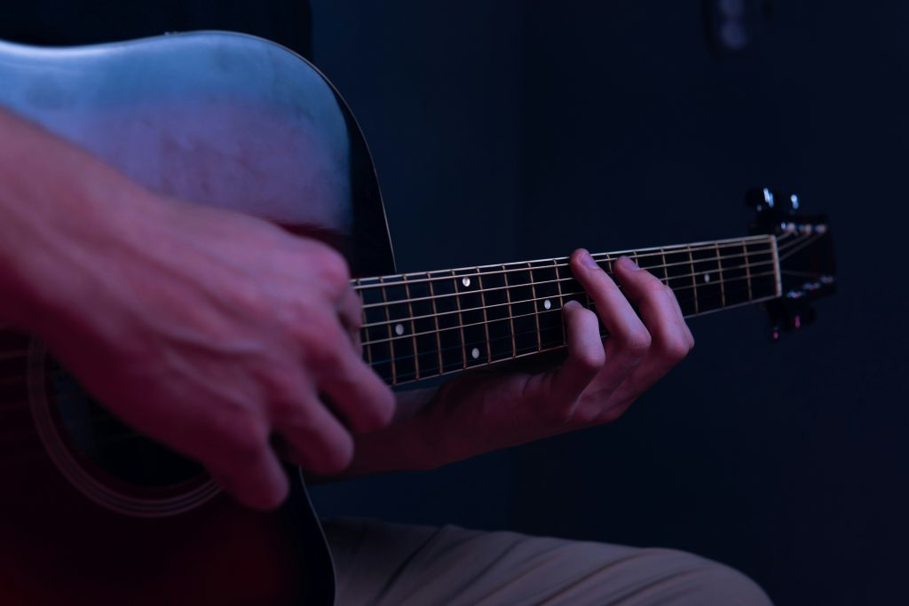 Programmes et ateliers de musique pour les personnes paralysées : une source d’épanouissement